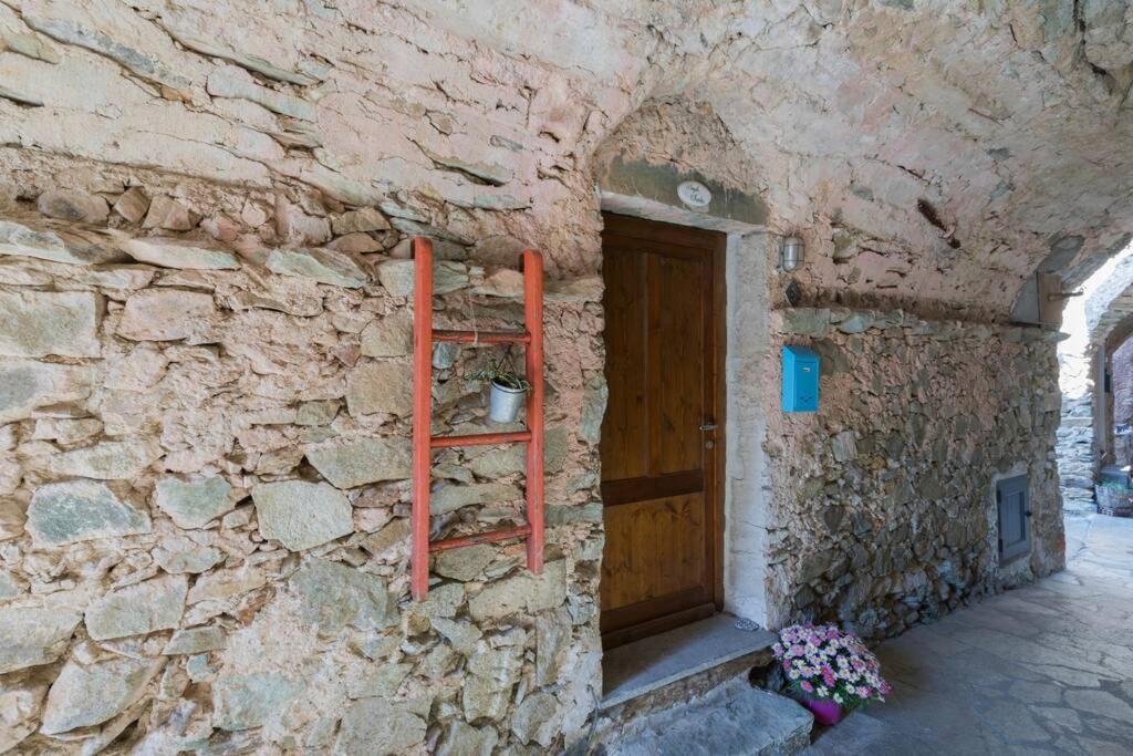 La Casa Di Sandra A Noli Villa Bagian luar foto