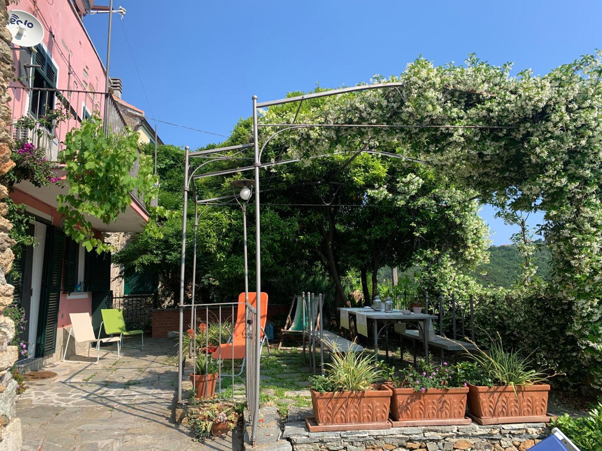 La Casa Di Sandra A Noli Villa Bagian luar foto